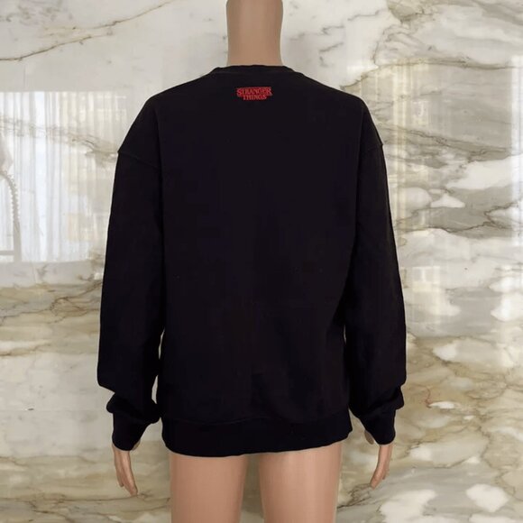 Stranger Things Relaxed Oversized Black Sweatshirt Sweater Unisex Hellfire Club - Picture 4 of 5